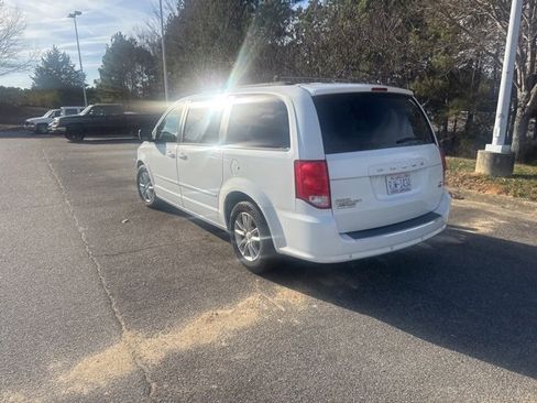 Used 2014 Dodge Grand Caravan SXT w/ Rear Park Assist Package image 3