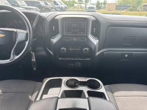 Used 2022 Chevrolet Silverado 1500 Custom AWD/4WD image 18