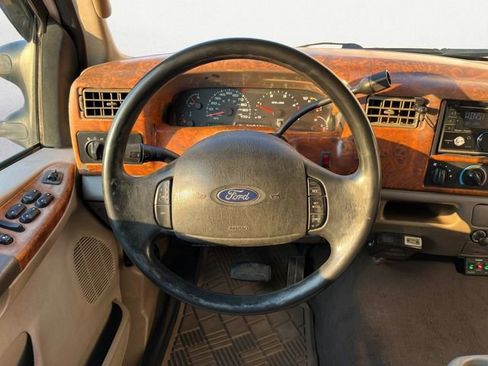 Used 2004 Ford F550 2WD Crew Cab Super Duty image 12