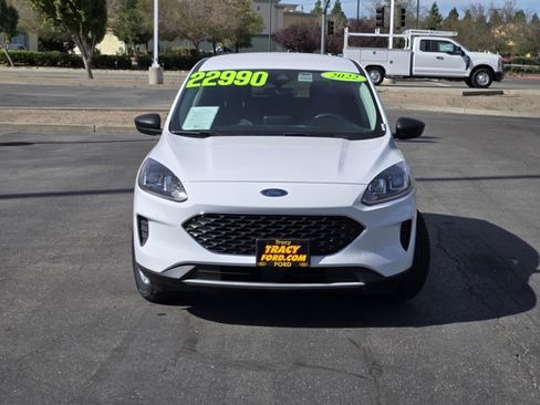 Certified 2022 Ford Escape SE AWD/4WD image 2