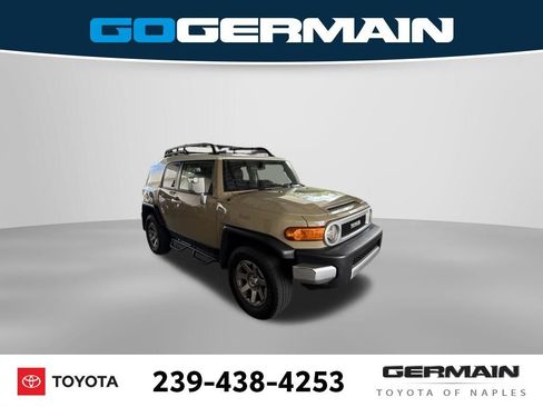 Used 2014 Toyota FJ Cruiser 4WD w/ Upgrade Package image 11