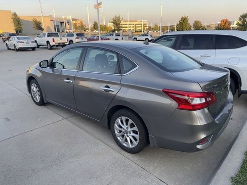Used 2016 Nissan Sentra SV w/ Style Package image 3
