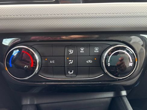Used 2025 Chevrolet TrailBlazer LT AWD/4WD image 26