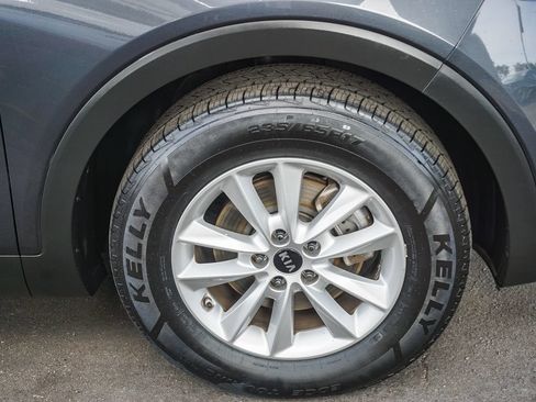Used 2019 Kia Sorento FWD image 10