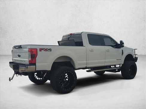 Used 2019 Ford F250 Lariat w/ Lariat Value Package image 4