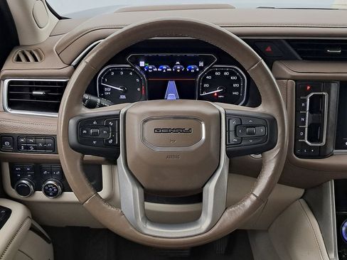 Used 2021 GMC Yukon Denali w/ Denali Premium Package image 10