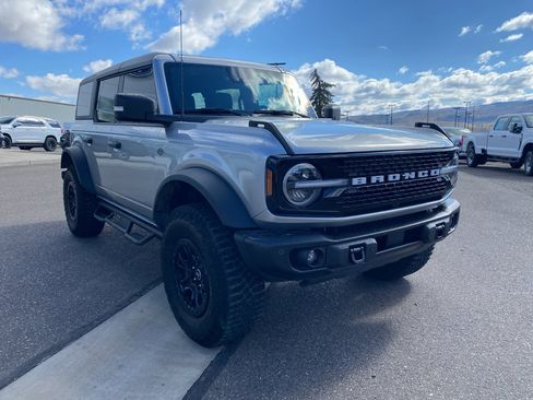 Used 2023 Ford Bronco Wildtrak image 16