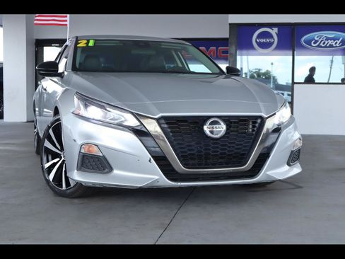 Used 2021 Nissan Altima 2.5 SR FWD image 1