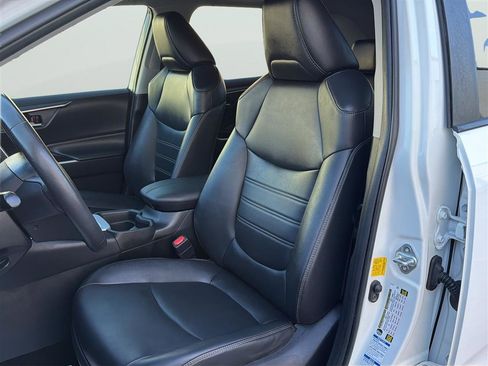 Used 2019 Toyota RAV4 XLE Premium w/ Cold Weather Package AWD/4WD image 12