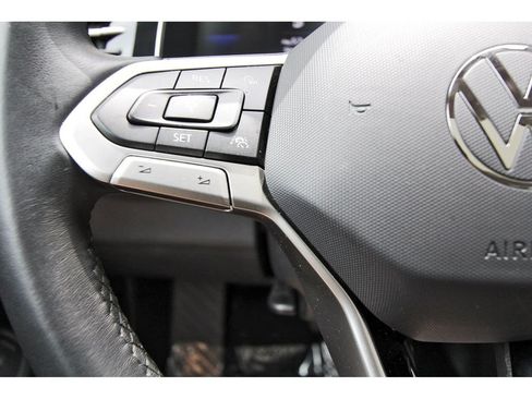 Used 2025 Volkswagen Jetta SE w/ Sunroof Package FWD image 15