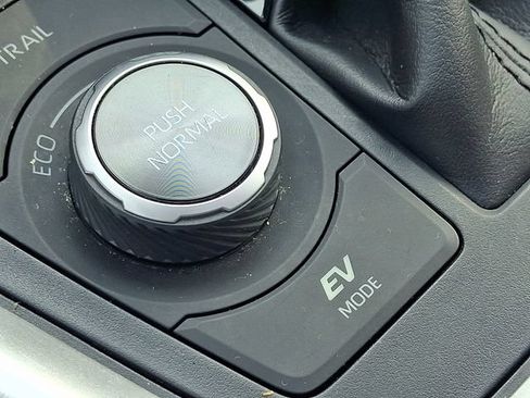 Used 2019 Toyota RAV4 Limited w/ Carpet Mat Package AWD/4WD image 26