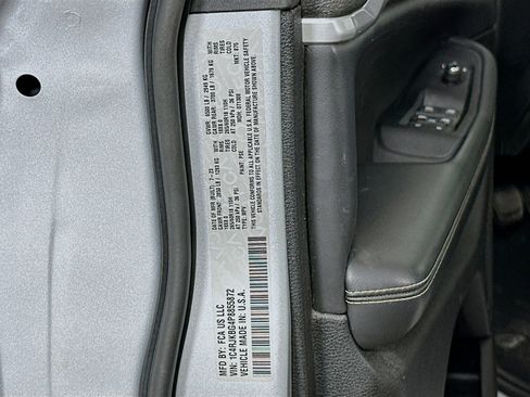 Used 2023 Jeep Grand Cherokee L Limited image 12