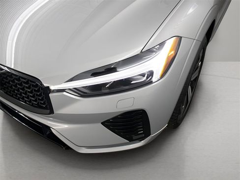 Certified 2025 Volvo XC60 T8 Core w/ Protection Package Premier image 5