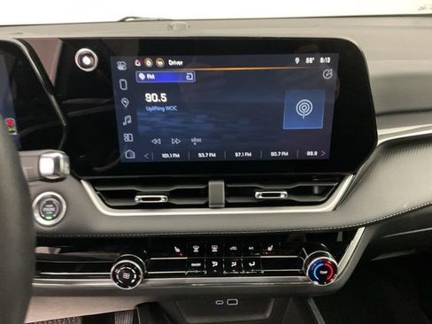 Certified 2025 Chevrolet Equinox LT image 17