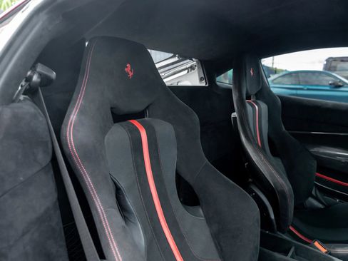 Used 2019 Ferrari 488 Pista Coupe RWD image 19