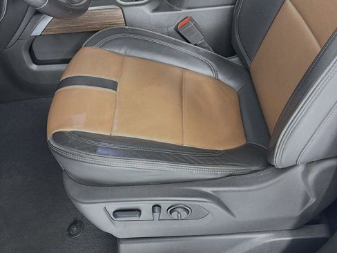 Used 2022 Chevrolet Silverado 3500 High Country image 21