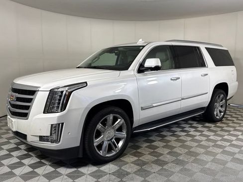 Used 2020 Cadillac Escalade ESV Premium Luxury AWD/4WD image 2