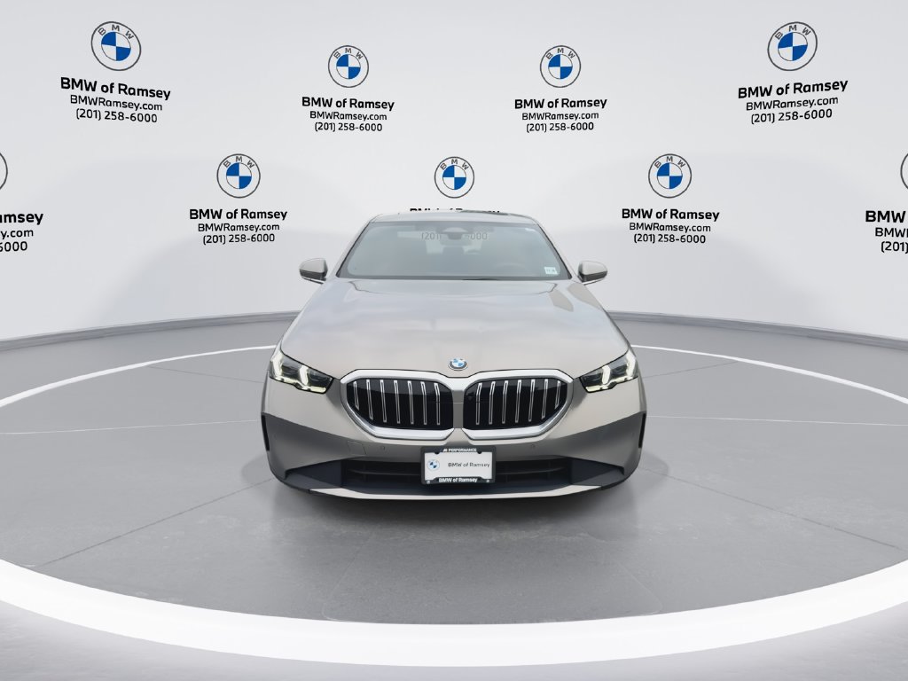 Used 2024 BMW 530i xDrive w/ Premium Package AWD/4WD image 3