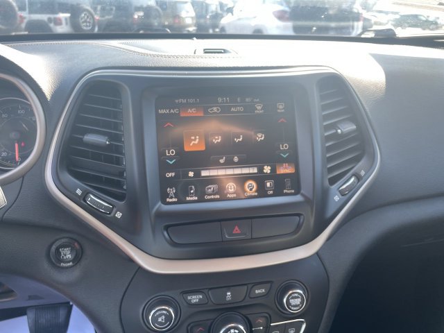 Used 2016 Jeep Cherokee Limited FWD image 18