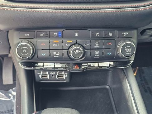 Used 2024 Dodge Durango GT AWD/4WD image 29