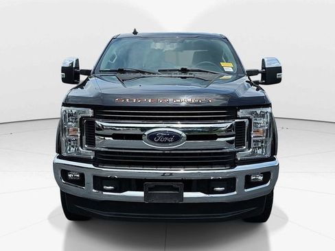 Used 2019 Ford F250 XLT w/ XLT Premium Package AWD/4WD image 8