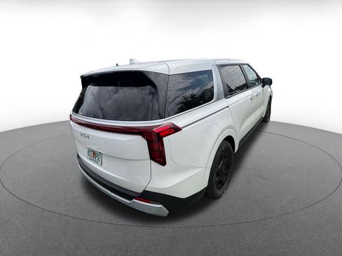 Used 2026 Kia Carnival FWD image 5