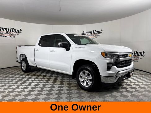 Used 2023 Chevrolet Silverado 1500 LT AWD/4WD image 4