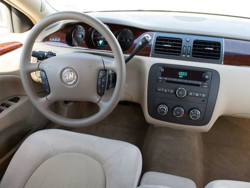 Used 2006 Buick Lucerne CX image 20
