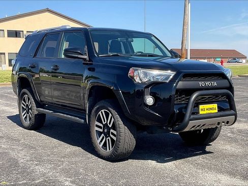 Used 2018 Toyota 4Runner SR5 AWD/4WD image 1