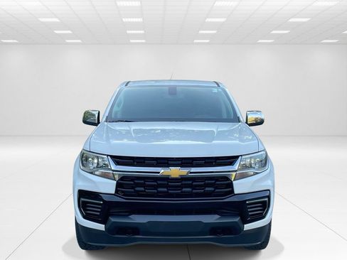 Used 2022 Chevrolet Colorado LT w/ Chrome Appearance Package AWD/4WD image 2