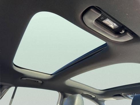 Used 2021 Mercedes-Benz GLA 250 GLA 250 w/ Premium Package image 44