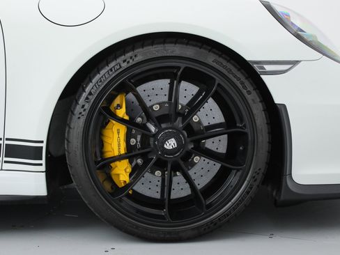 Used 2016 Porsche 911 R image 39