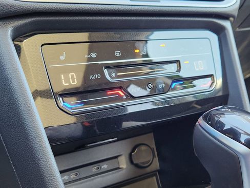 New 2026 Volkswagen Taos SE AWD/4WD image 10