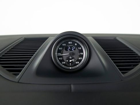 Certified 2026 Porsche Macan AWD/4WD image 25