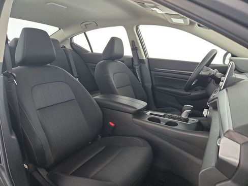 Used 2025 Nissan Altima 2.5 SV image 32