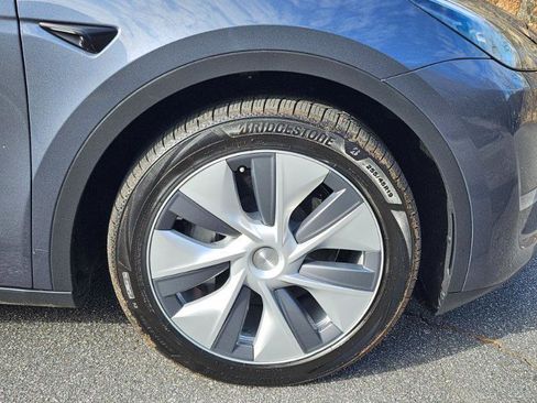 Used 2023 Tesla Model Y Long Range image 17