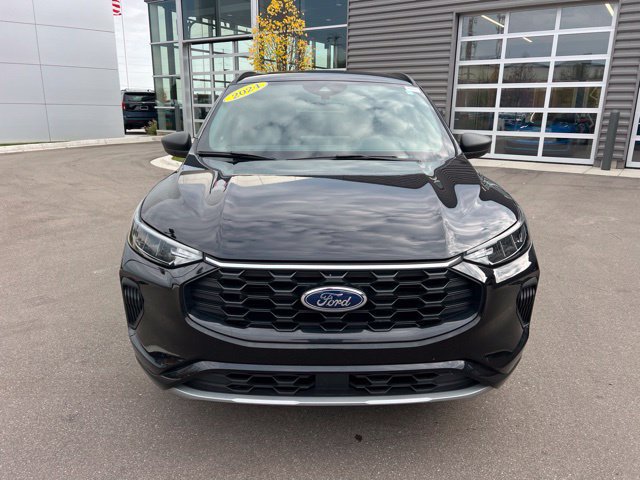Used 2024 Ford Escape ST-Line w/ Tech Pack #1 AWD/4WD image 2
