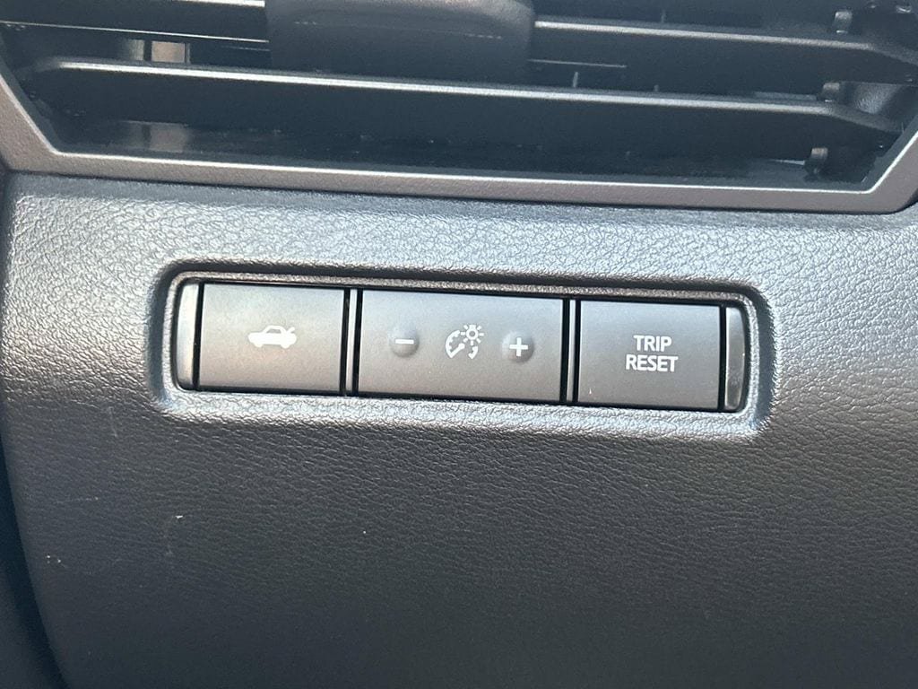 Certified 2024 Nissan Altima 2.5 SV FWD image 20
