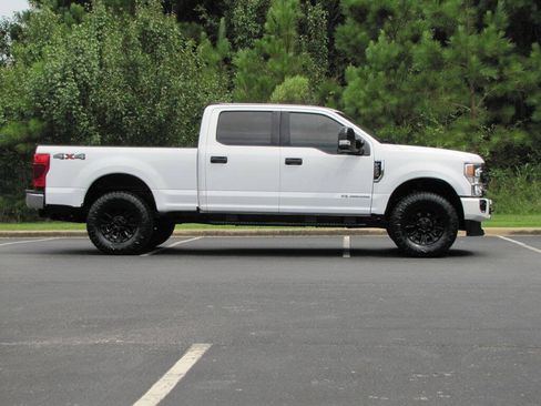 Used 2022 Ford F250 XLT AWD/4WD image 4