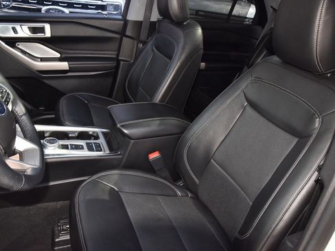 Certified 2022 Ford Explorer Limited w/ Limited Technology Package image 34