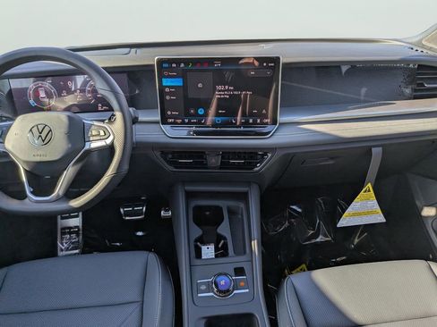 New 2026 Volkswagen Tiguan SE R-Line FWD image 11