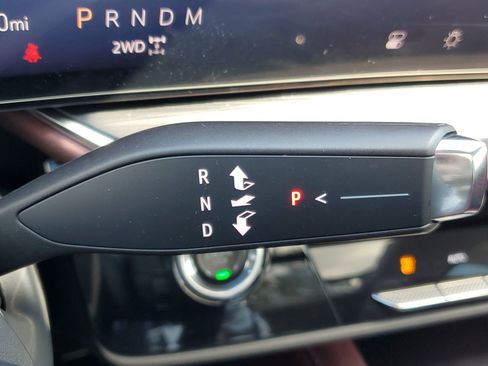 Used 2025 Buick Envision Sport Touring image 31