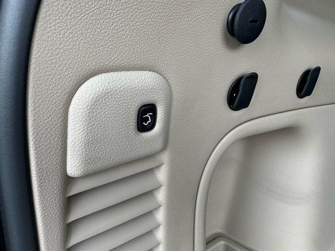 Used 2021 Jeep Grand Cherokee Limited image 20