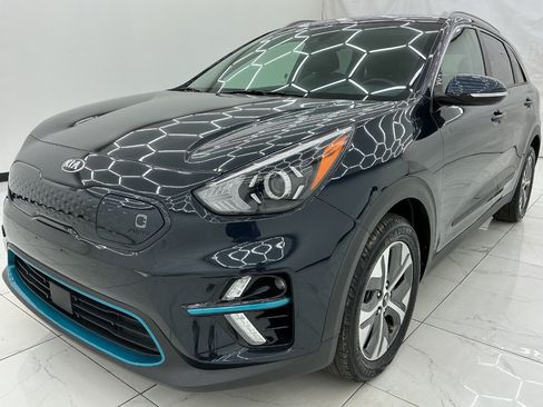 Used 2020 Kia Niro EX w/ Cold Weather Package FWD image 1