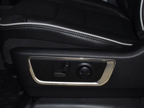 Used 2025 RAM 1500 Laramie image 13