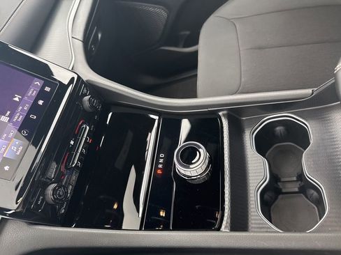 Used 2025 Jeep Grand Cherokee Laredo X image 20