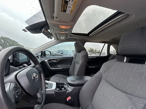 Certified 2021 Toyota RAV4 XLE w/ Convenience Package AWD/4WD image 12