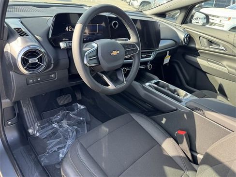 New 2026 Chevrolet Equinox EV LT image 10