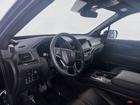 Used 2025 Honda Ridgeline TrailSport image 9