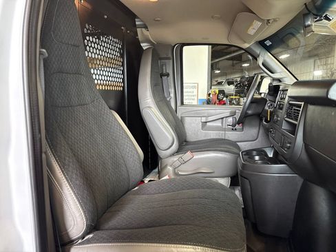 Used 2025 Chevrolet Express 2500 w/ Driver Convenience Package RWD image 16